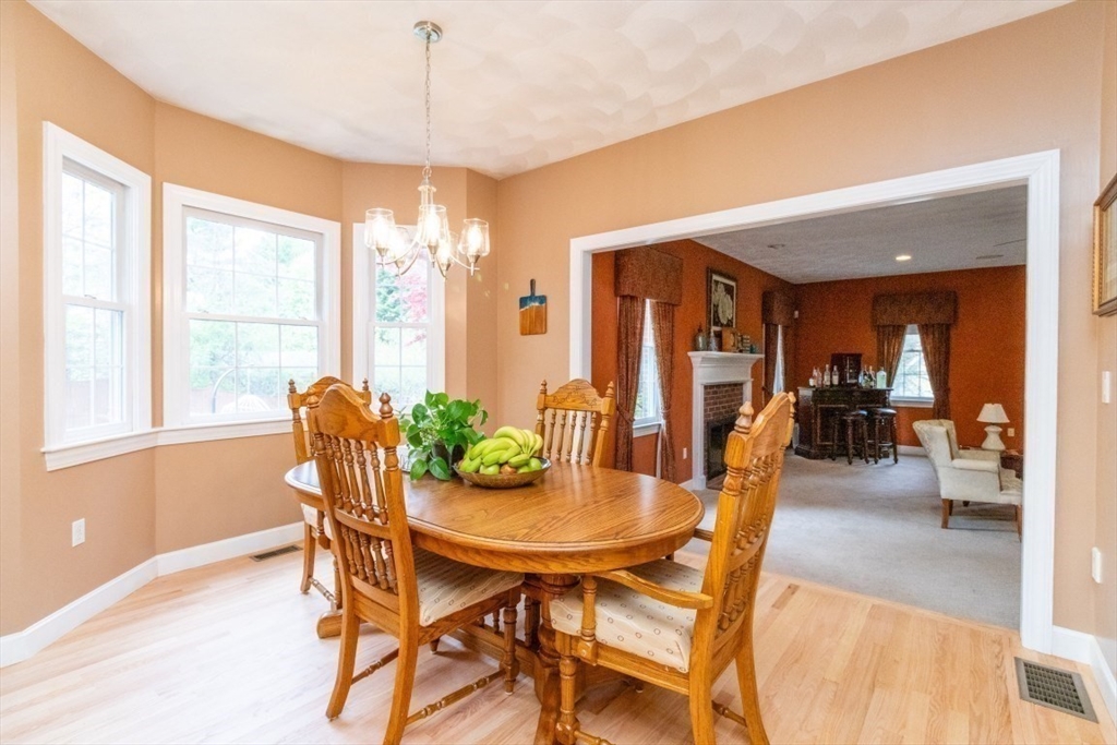 2 Macintyre Dr