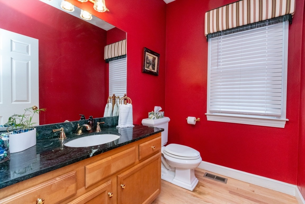 2 Macintyre Dr