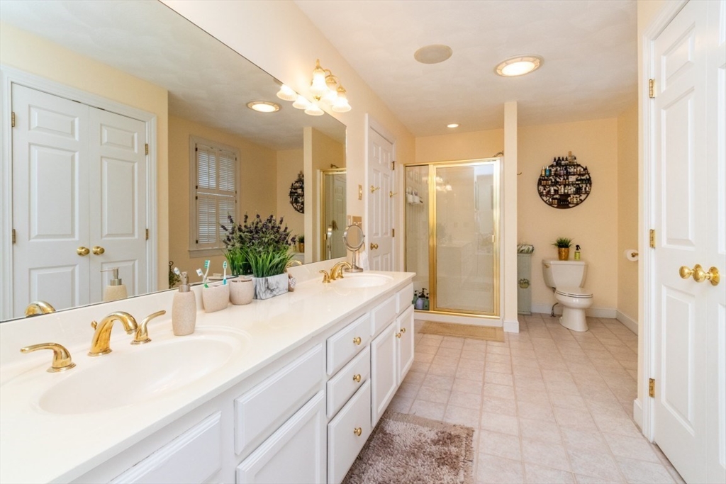 2 Macintyre Dr
