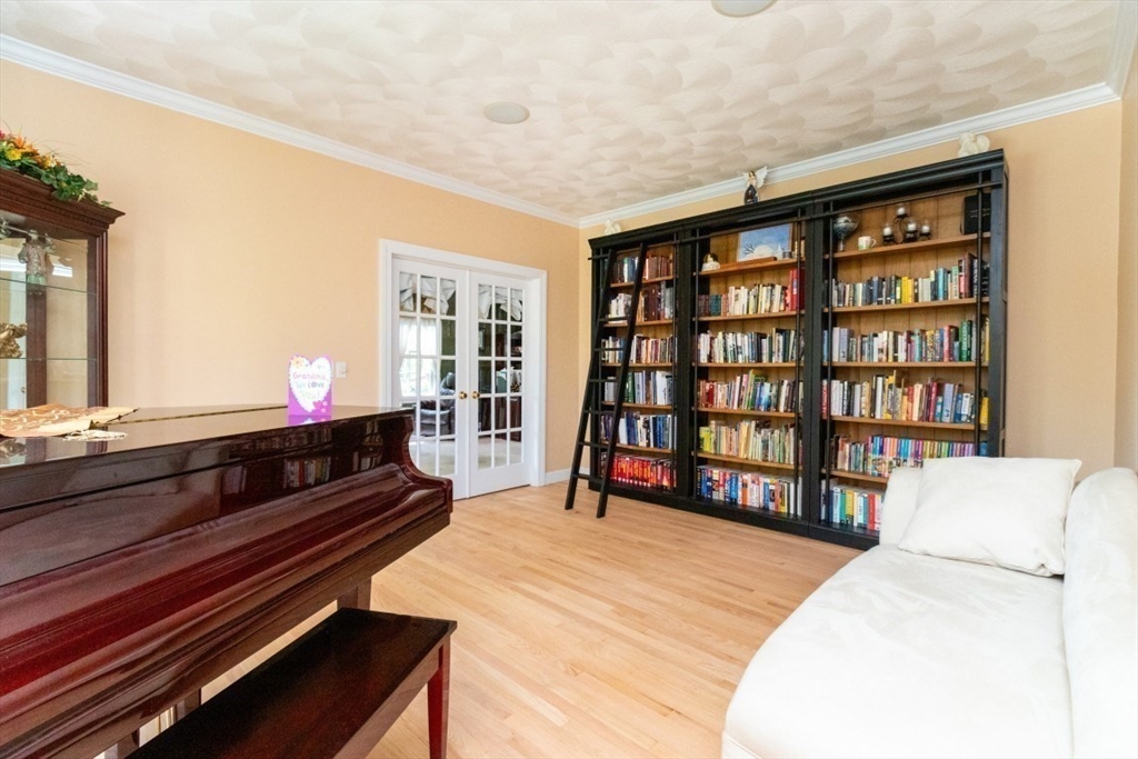 2 Macintyre Dr