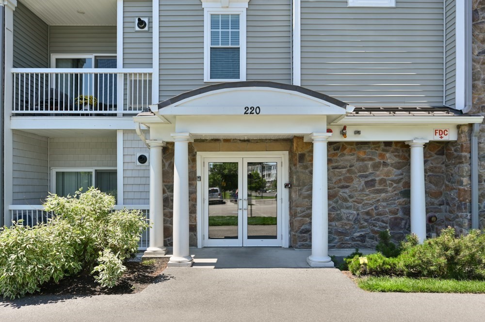 220 Martins Landing # 102