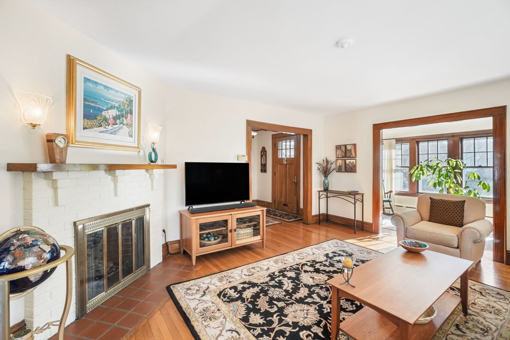 60 Winsor Ave