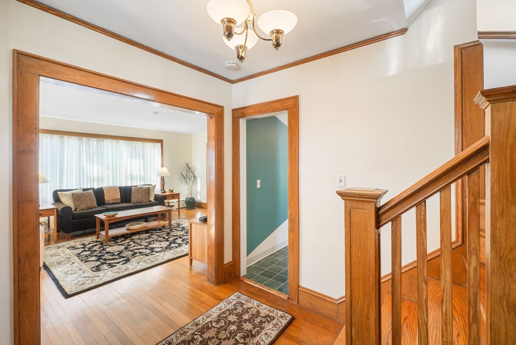 60 Winsor Ave