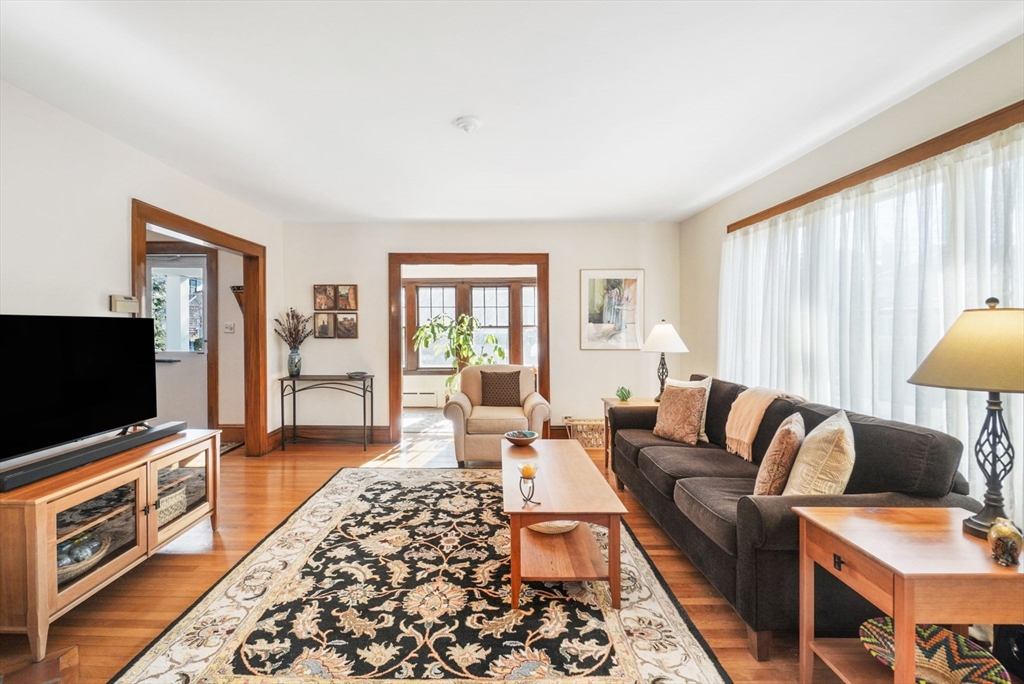 60 Winsor Ave