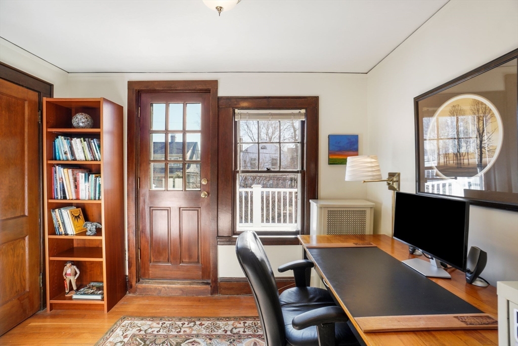 60 Winsor Ave