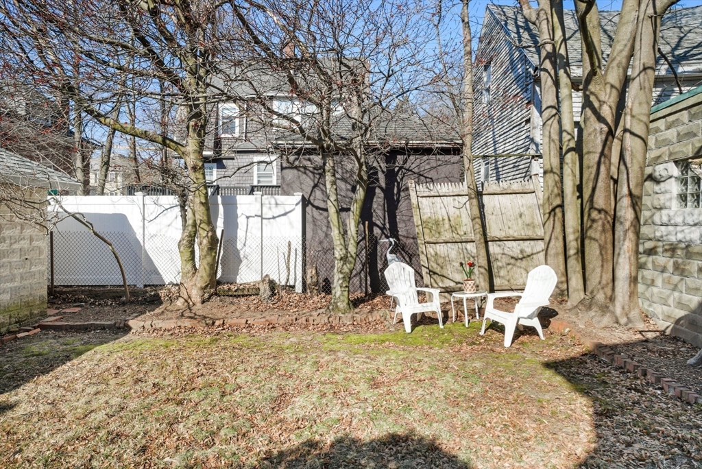 60 Winsor Ave