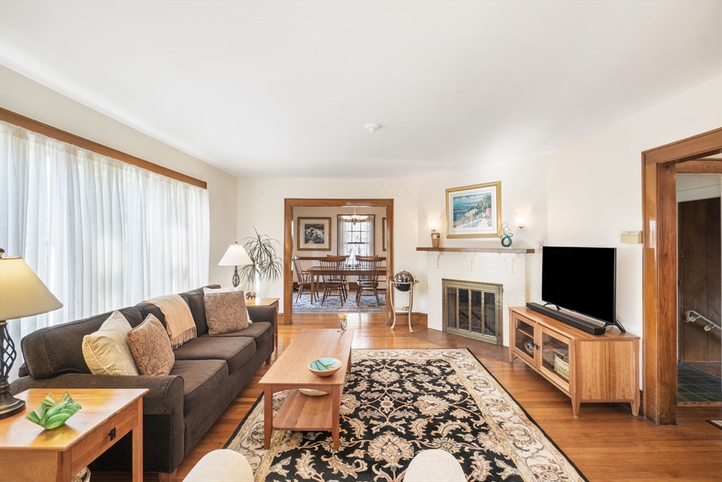 60 Winsor Ave