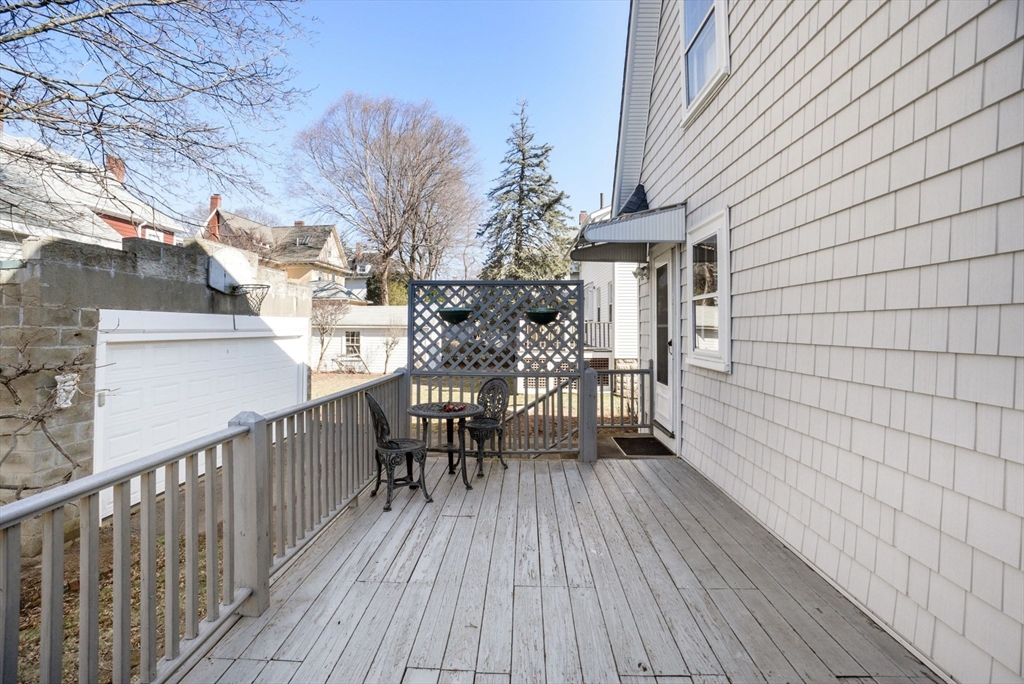 60 Winsor Ave