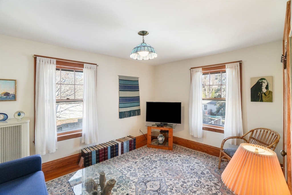 60 Winsor Ave