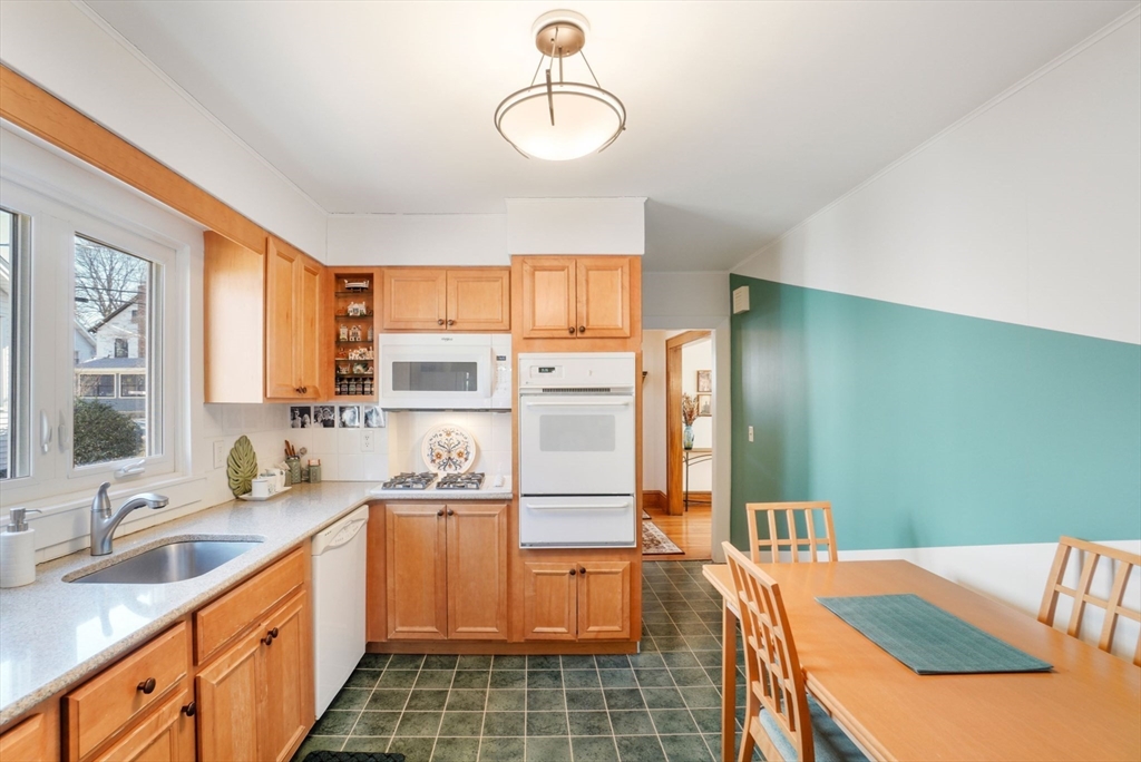 60 Winsor Ave