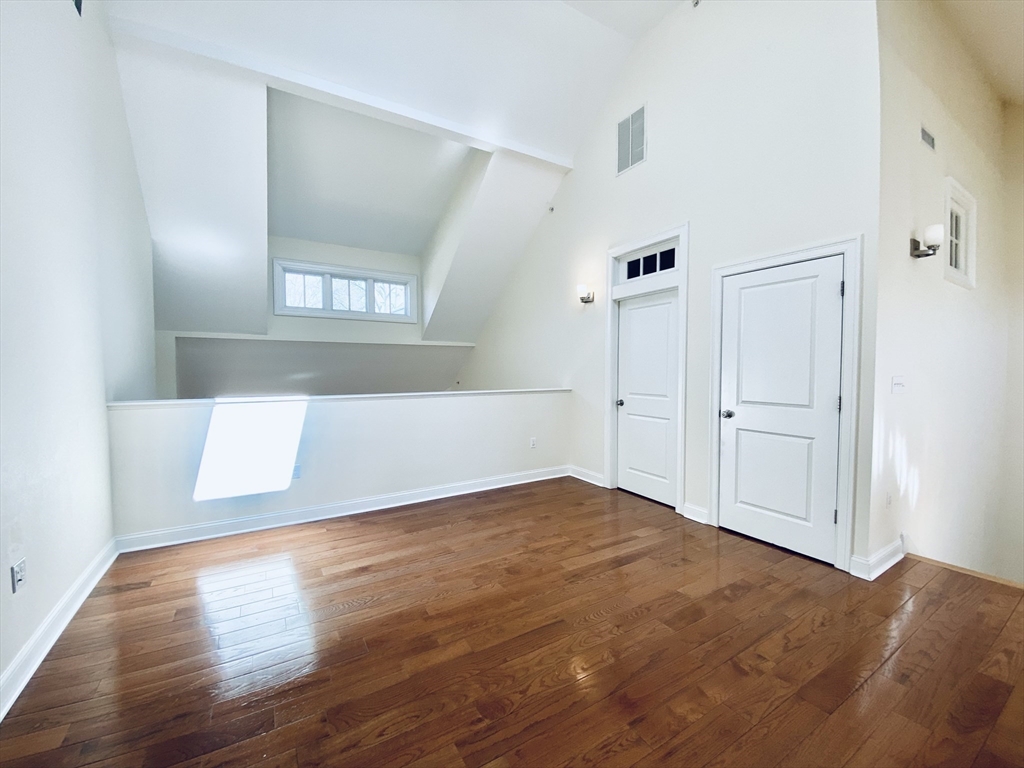 15 Courtyard Place # 15