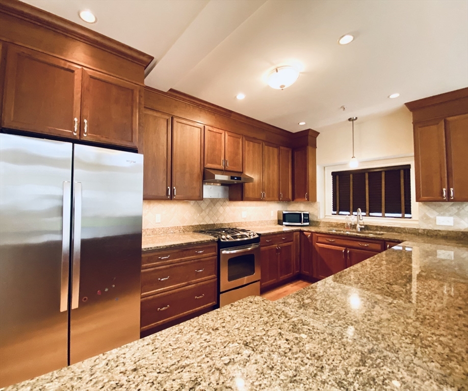15 Courtyard Place # 15