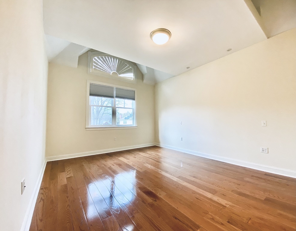 15 Courtyard Place # 15