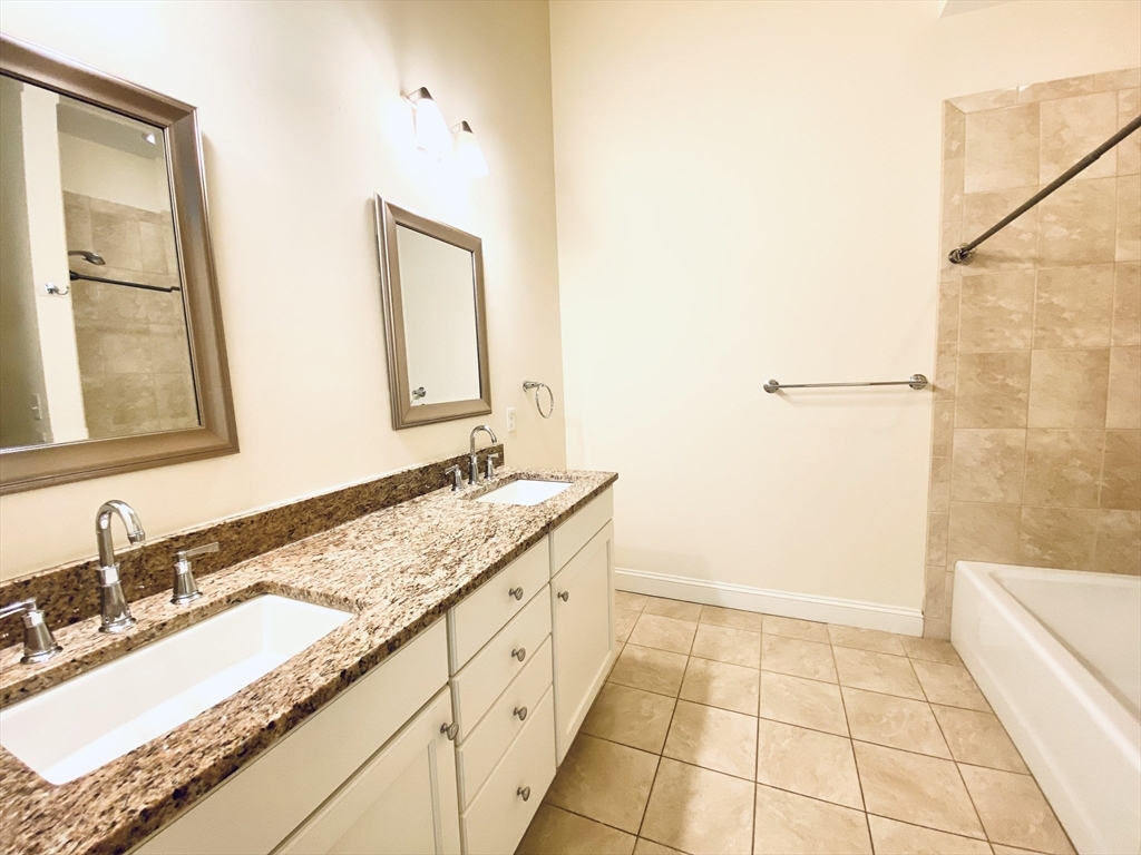 15 Courtyard Place # 15