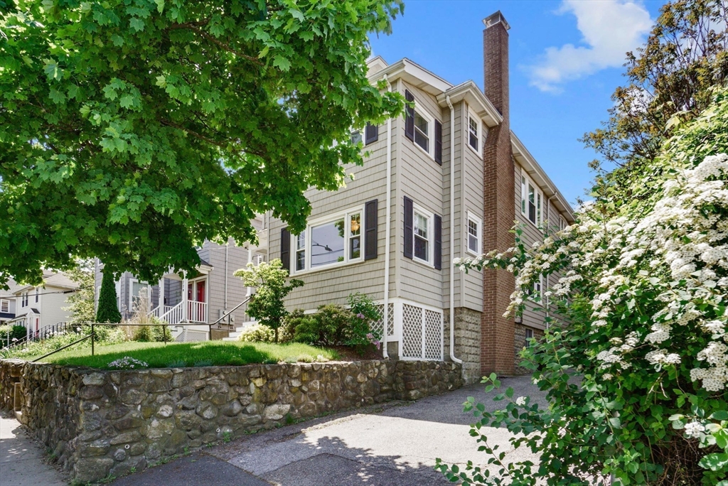 226 Trapelo Rd # 1