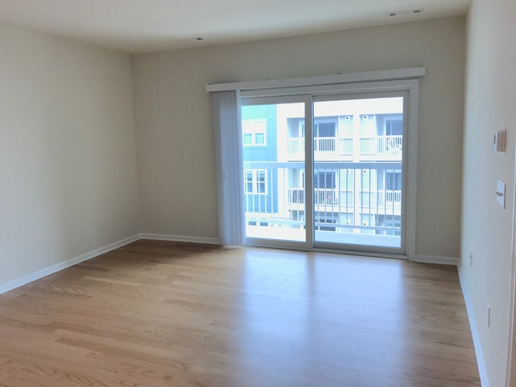 130 University Ave # 1404