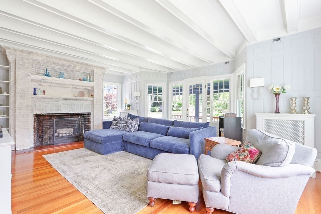 186 Woodward St Unit: SF