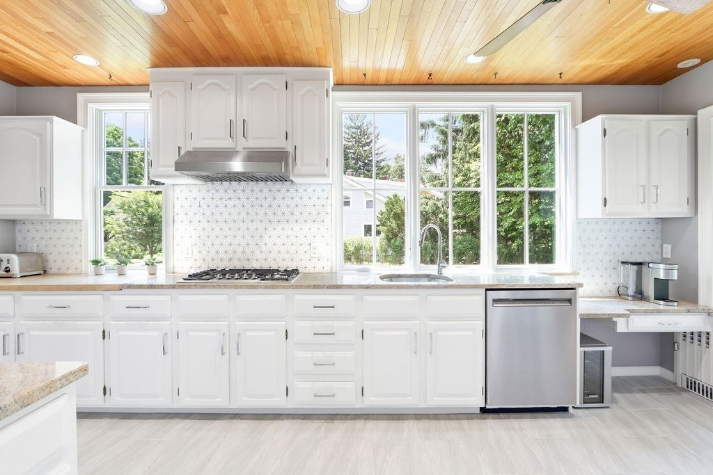 186 Woodward St Unit: SF