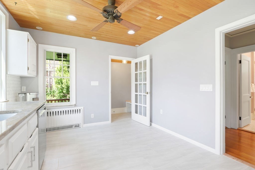 186 Woodward St Unit: SF