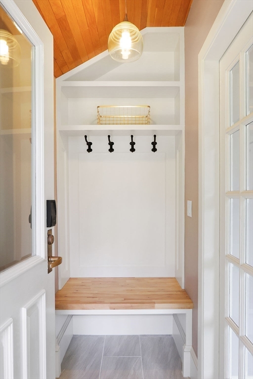 186 Woodward St Unit: SF