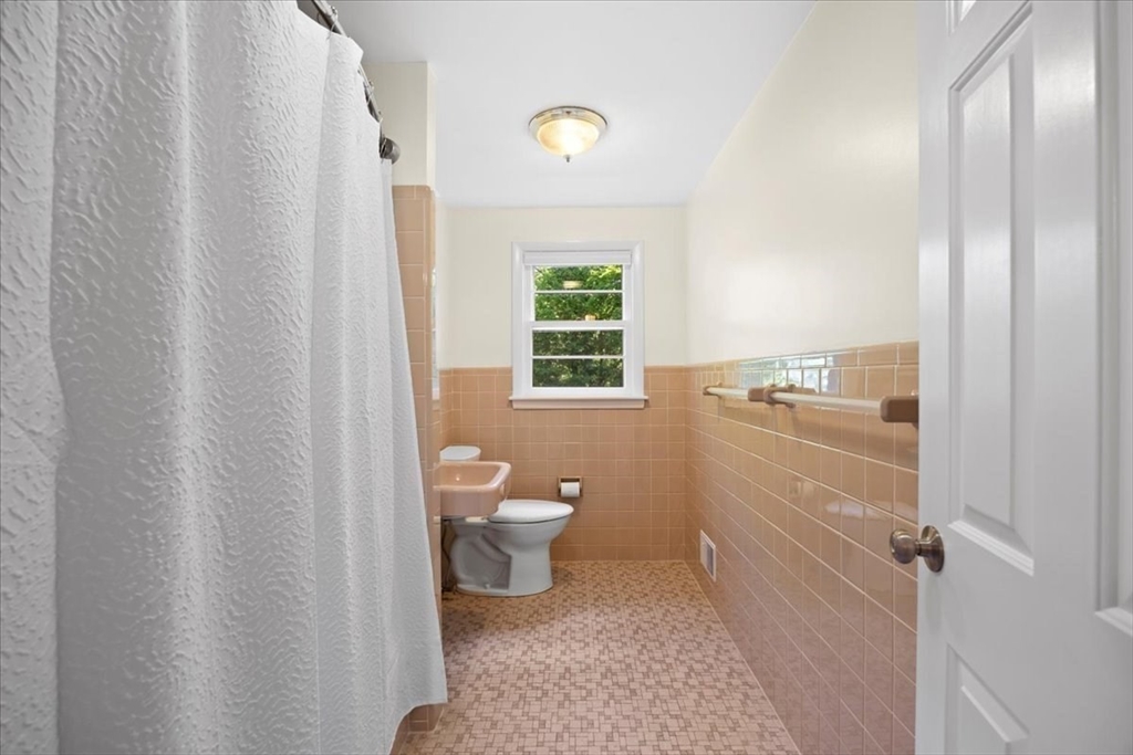 62 Longfellow Rd