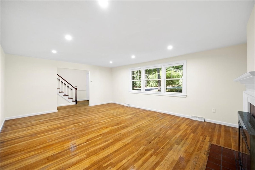 62 Longfellow Rd