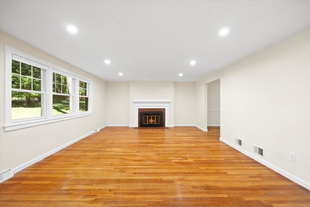 62 Longfellow Rd