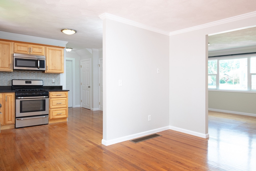 1083 Main St # 1083