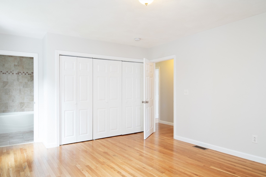 1083 Main St # 1083