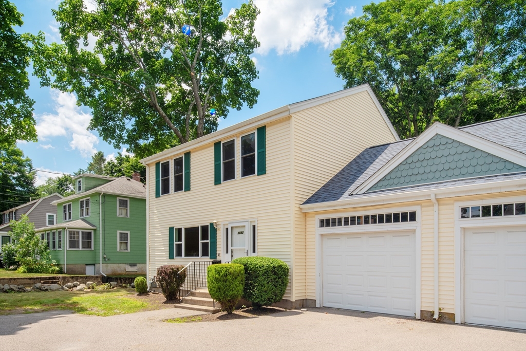 1083 Main St # 1083