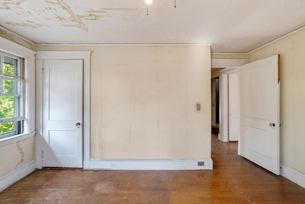55 Winsor Ave