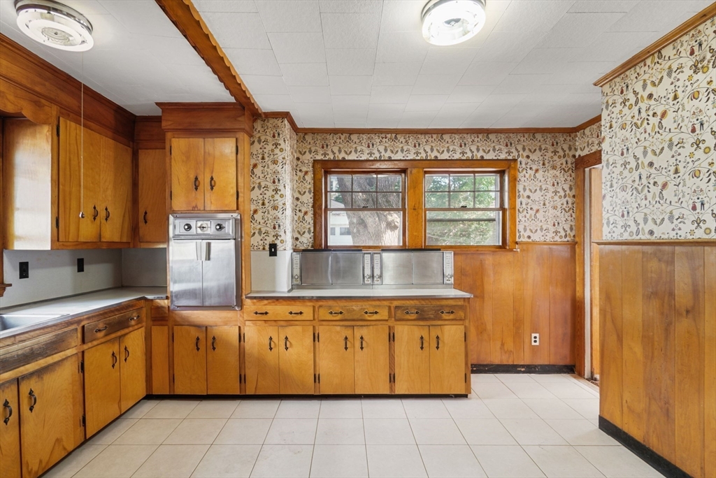 55 Winsor Ave