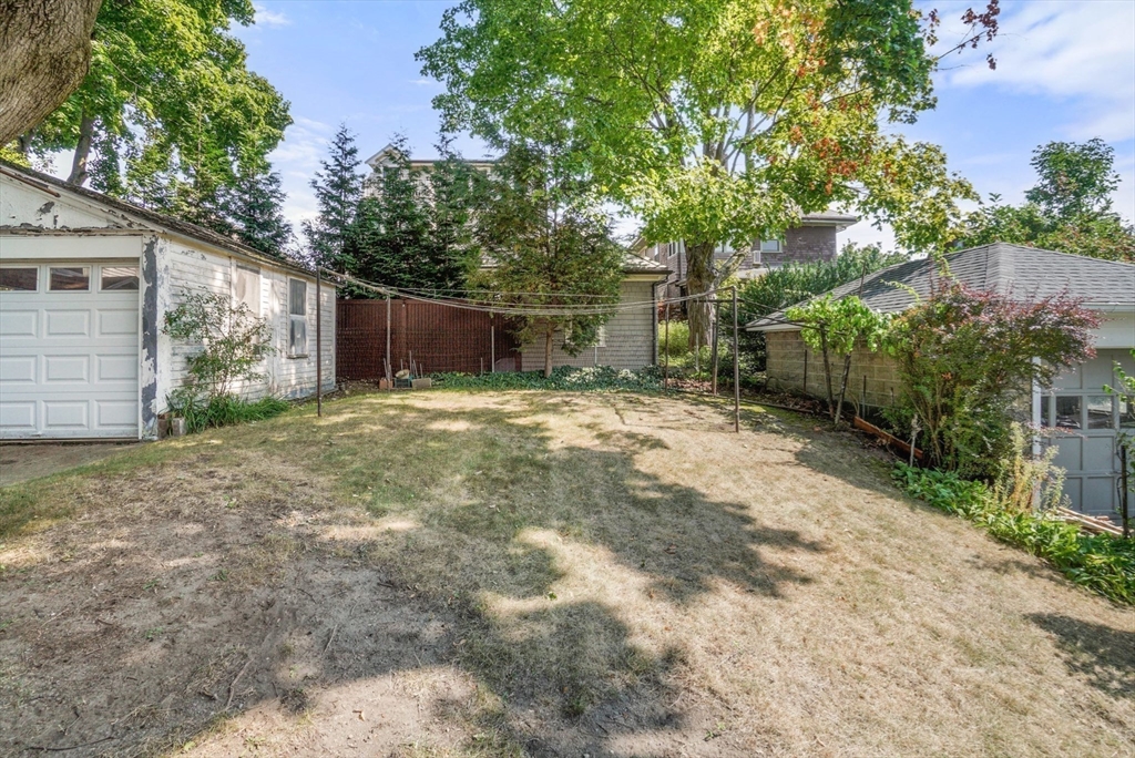 55 Winsor Ave