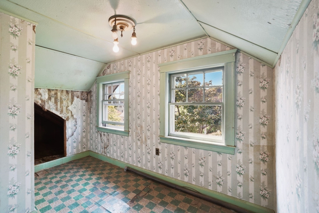 55 Winsor Ave