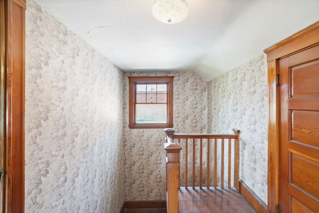 55 Winsor Ave