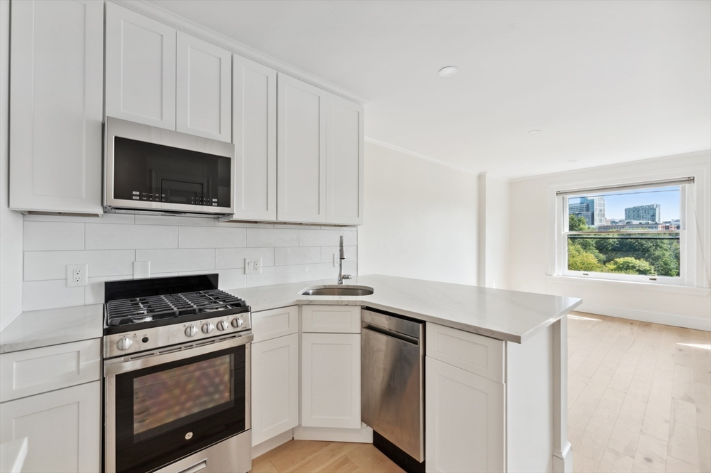 48 Beacon St # 6F