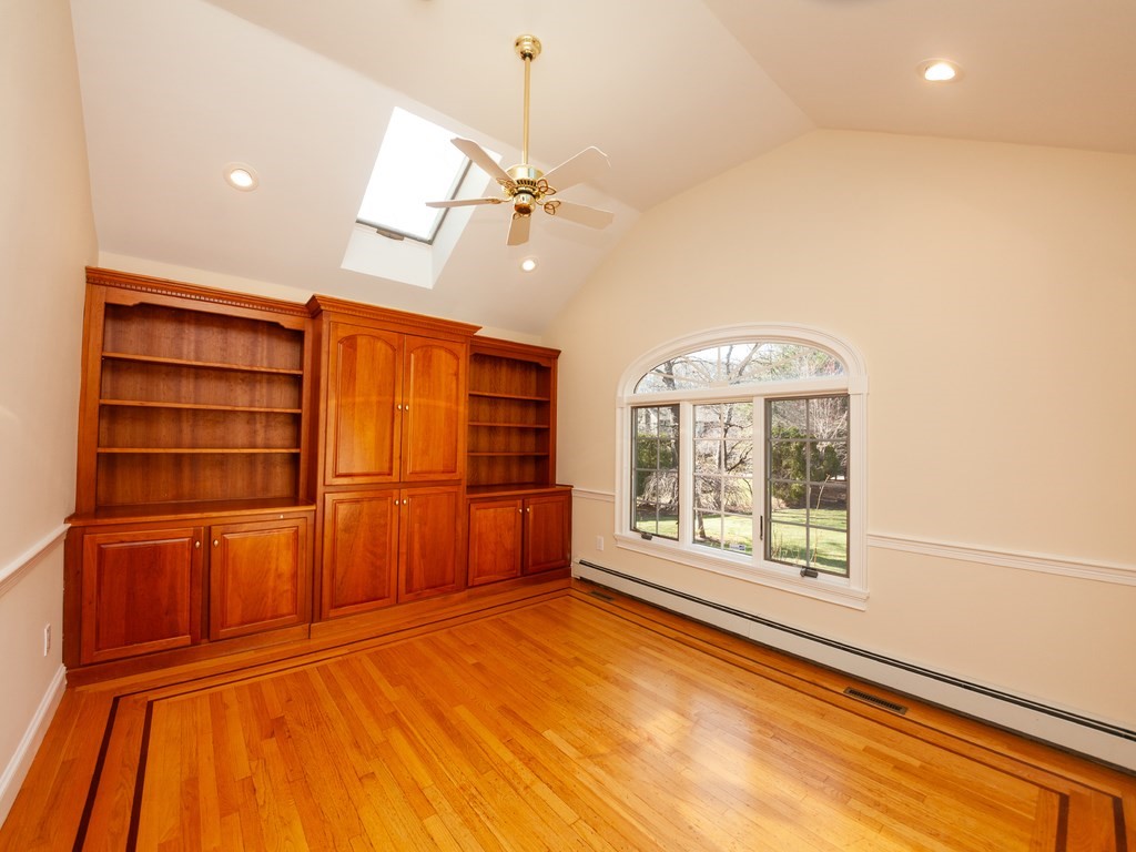 31 Marsh St