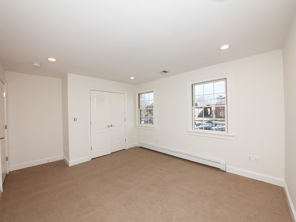 31 Marsh St