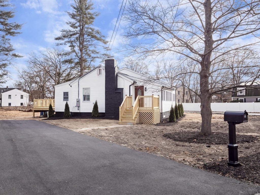 22 New Foster Ave