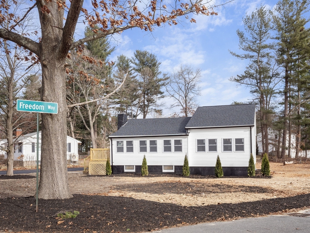 22 New Foster Ave