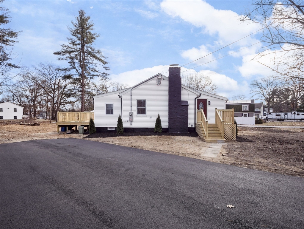 22 New Foster Ave