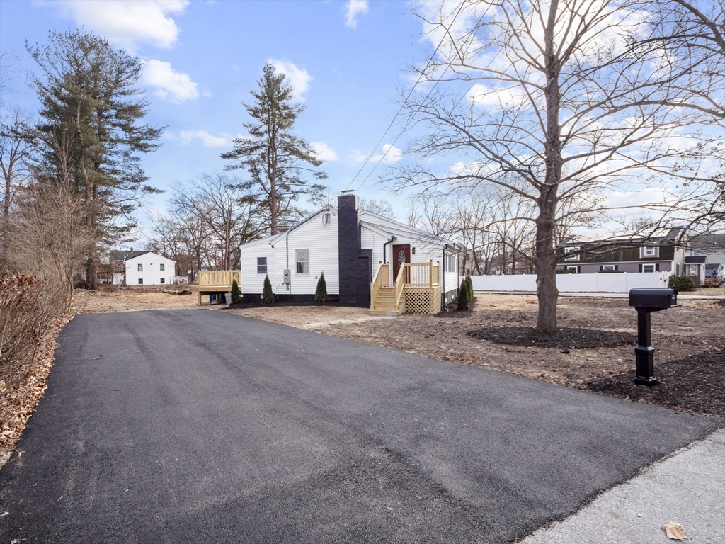 22 New Foster Ave