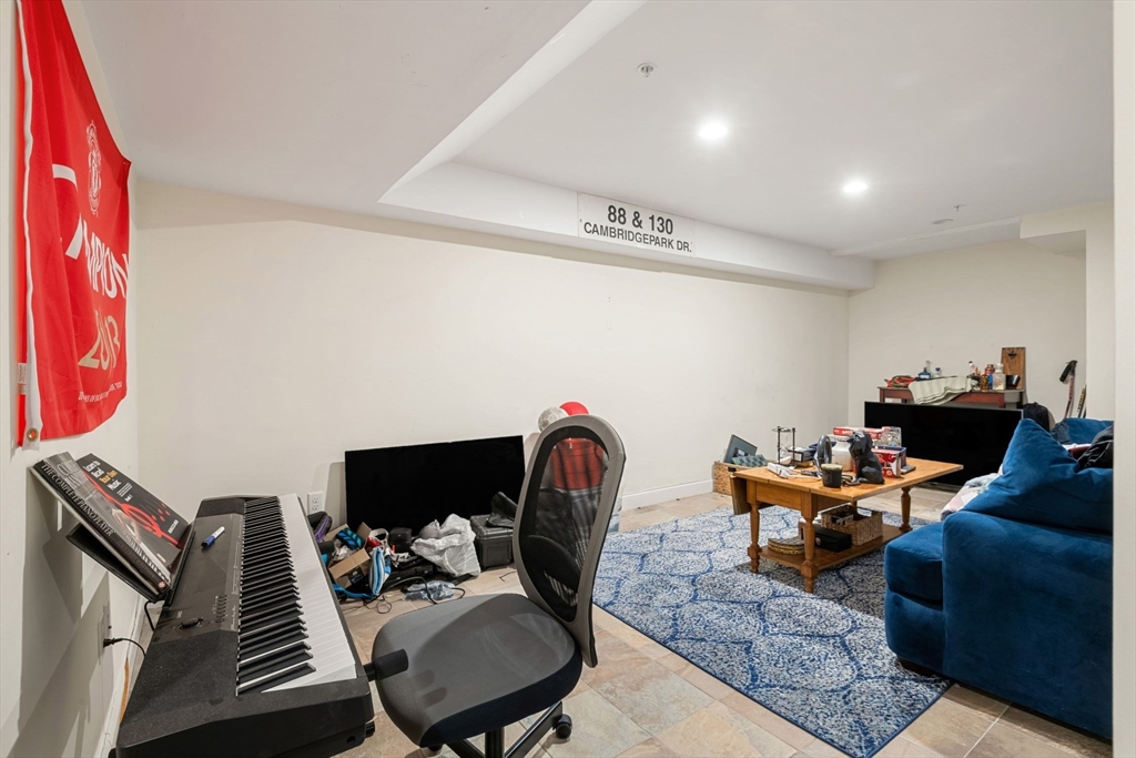 23 Porter St # 2