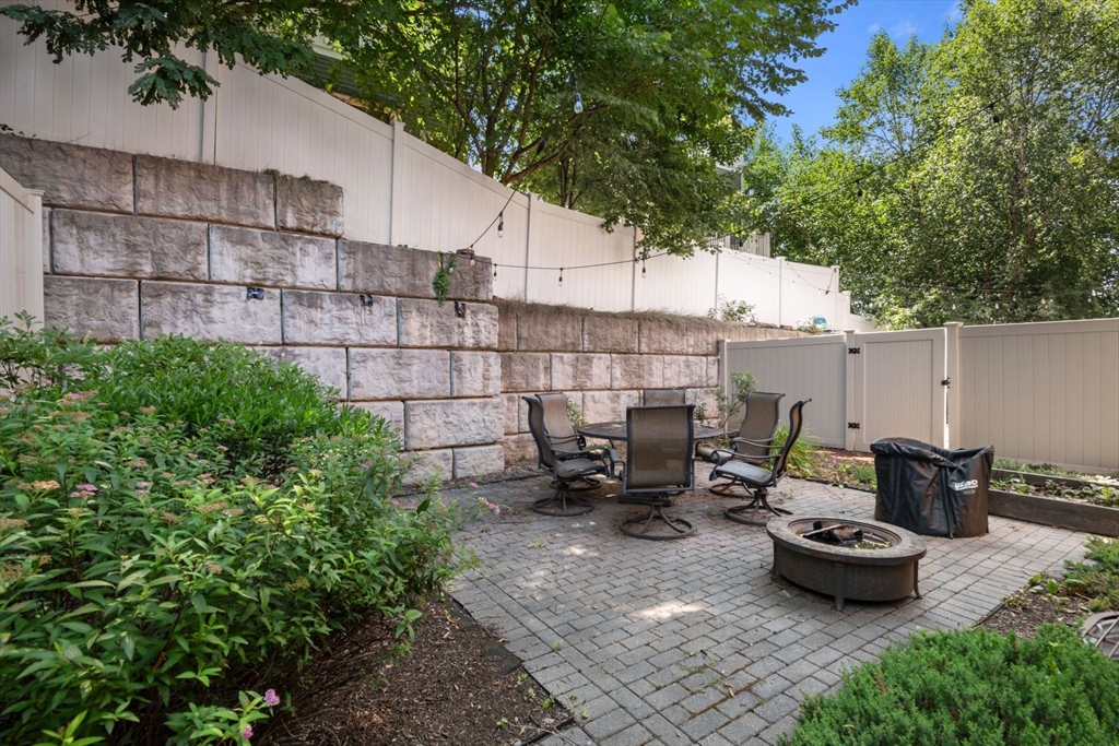 23 Porter St # 2
