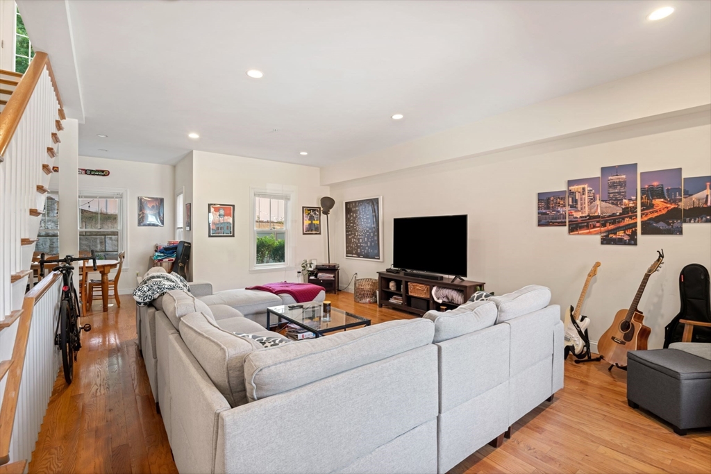 23 Porter St # 2