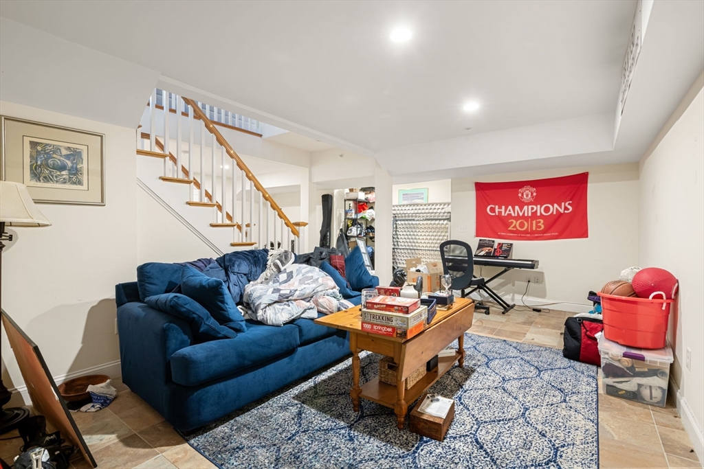 23 Porter St # 2