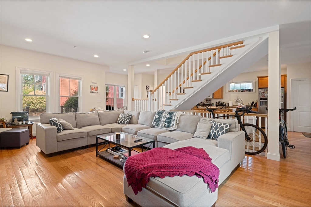 23 Porter St # 2