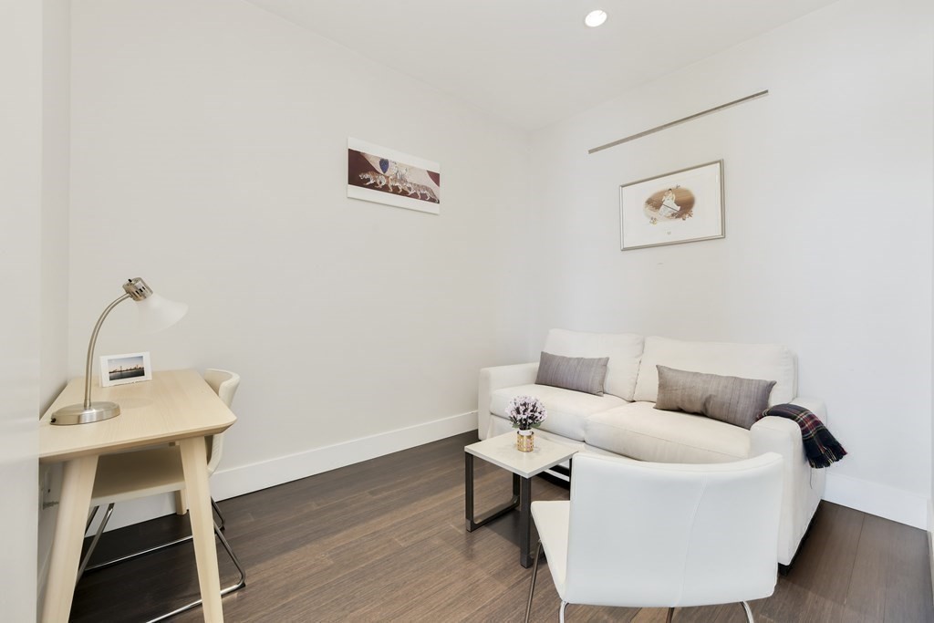 110 Stuart Street Unit: PH1