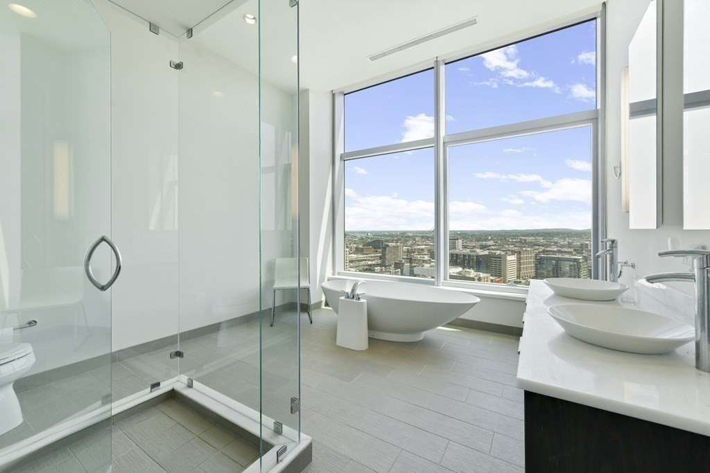 110 Stuart Street Unit: PH1