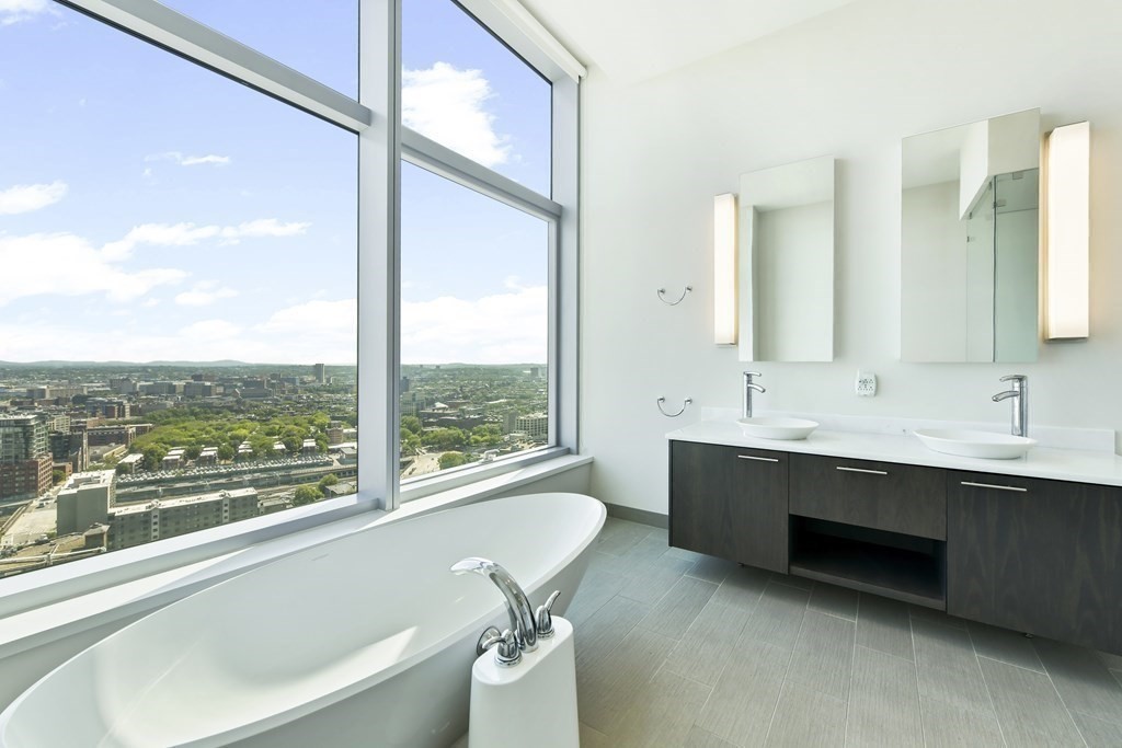 110 Stuart Street Unit: PH1